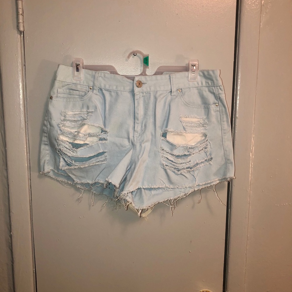 Distressed/Ripped Jean shorts!
